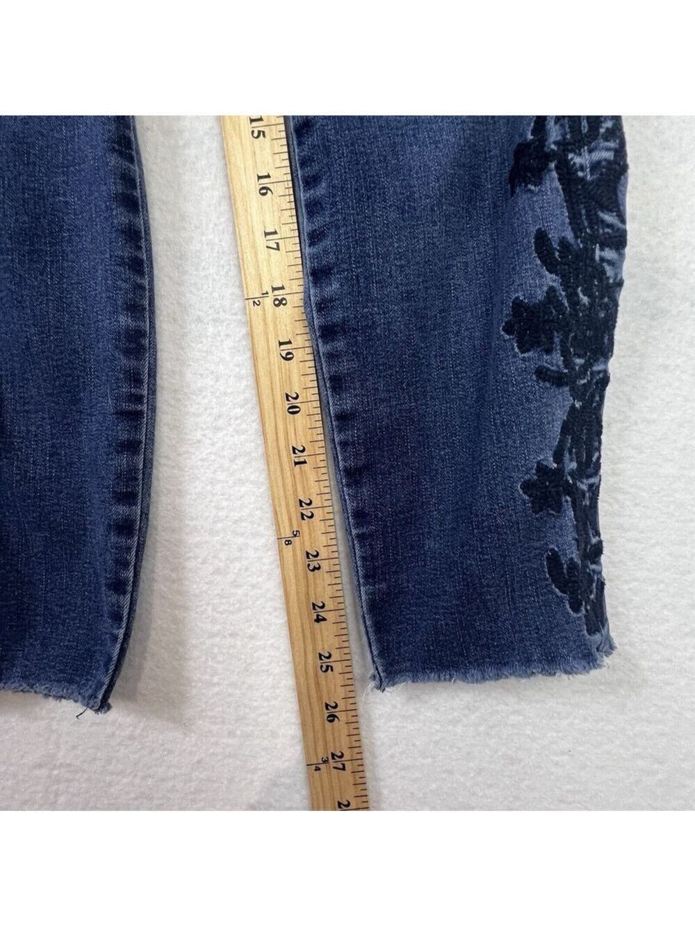 Band of Gypsies Lola Skinny Ankle Jeans Womens 29 Blue Denim Raw Hem Embroidered - Picture 6 of 11